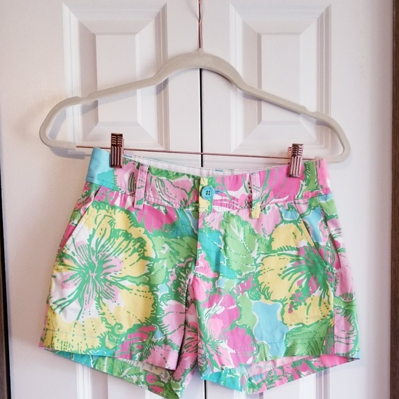 Lilly Pulitzer Pants - Lilly Pulitzer Callahan shorts hibiscus print